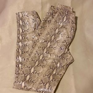 RENFREW Womens snake skin size 6 leather straight legged pants boot cut